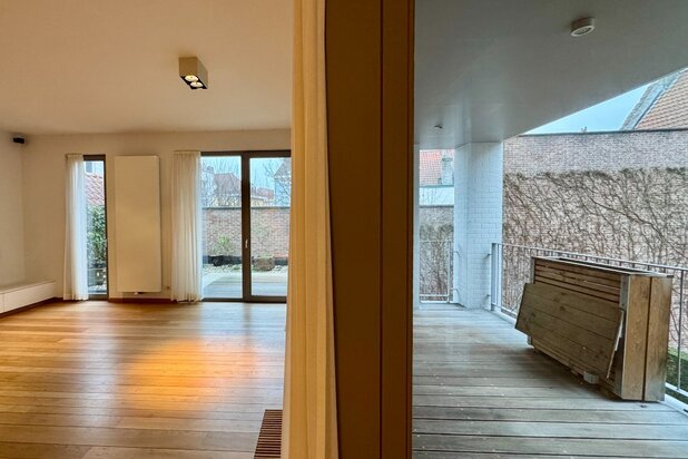 Ruim, luxueus en rustig gelegen appartement met terras 