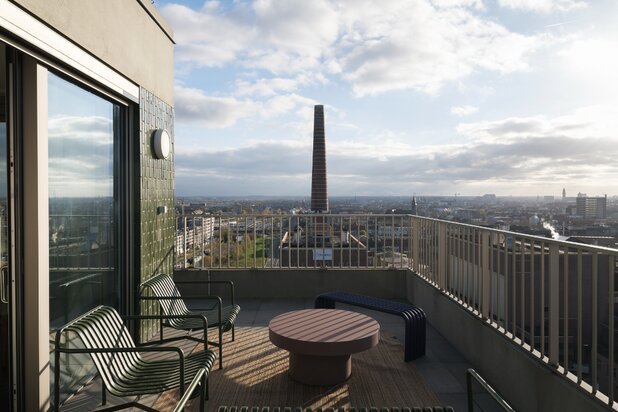 Luxe penthouse (bj. 2021) met twee kamers en een uitzonderlijk terras met panoramisch zicht over Gent en zijn torens.