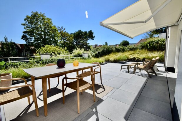 Superbe appartement rez-de-jardin avec terrasse ensoleillée dans un petit sentier au coeur du Zoute.