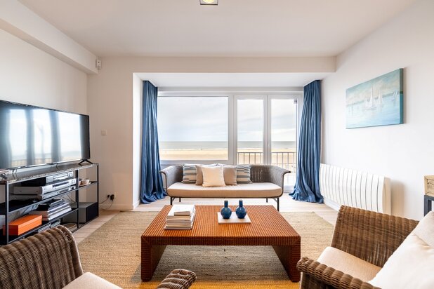 Luxe appartement met adembenemend zeezicht gelegen aan het Albertplein