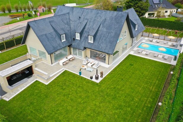 Grande propriété familiale avec 5 SLPK - BUREEL - PISCINE !