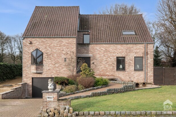 Instapklare gezinswoning met zwembad in Zonhoven