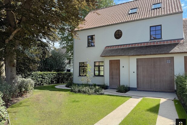 Instapklare nieuwbouwvilla met 5 slaapkamers en zuidgerichte tuin
