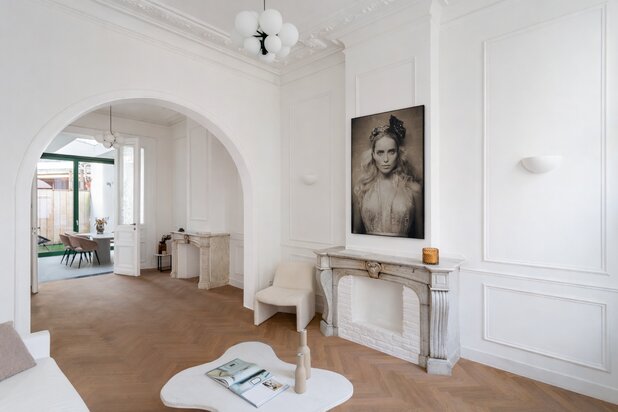 Gerenoveerd appartement met tuin op toplocatie