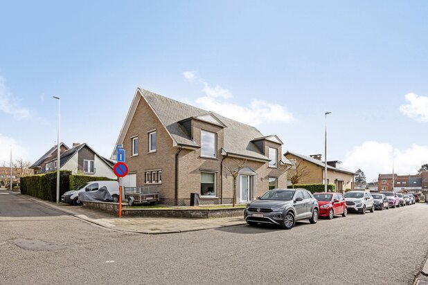 Ruime gerenoveerde vrijstaande woning nabij centrum Halle