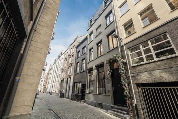 Maison unique d’environ 226 m² avec terrasse