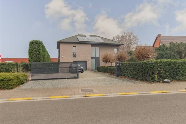 Prachtige instapklare villa met cinema & zwembad!