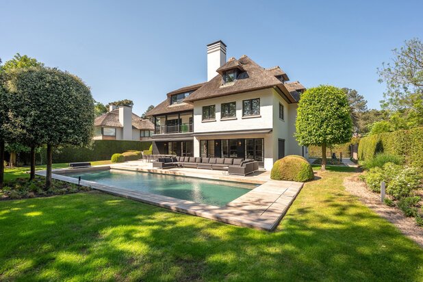 Prachtige luxueuze villa met zwembad op een topligging in het Zoute.