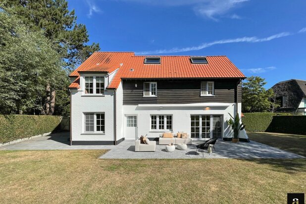 Schitterende villa rustig gelegen op een top ligging, in een paadje in het Zoute