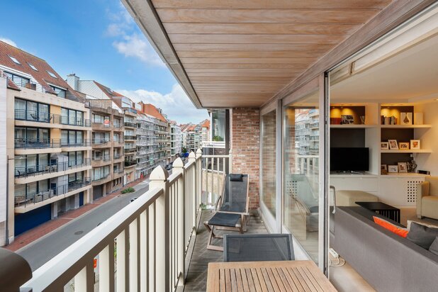 Lichtrijk appartement met 3 slpks en westterras[Koningslaan]