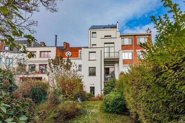 Maison unifamiliale à rafraichir à 2 pas Parvis St Pierre