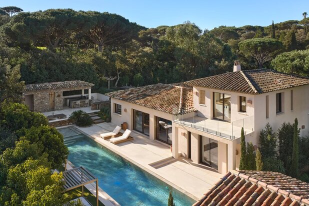 New high-end villa just a short walk from the Pampelonne beaches and the legendary Club 55