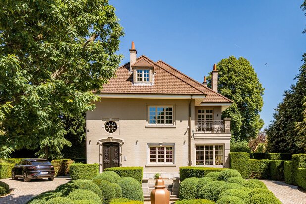 Middenhut - Zeer mooie villa - 550 m² - Zwembad