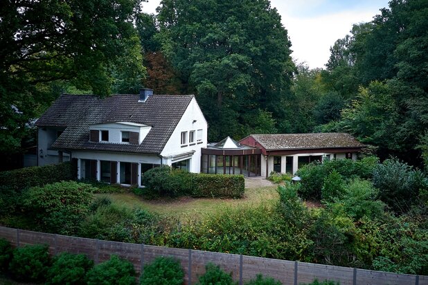 Op een droomlocatie gelegen villa uit jaren 60