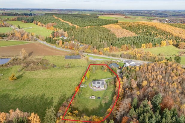 Villa set on 1 hectare of land in Bastogne