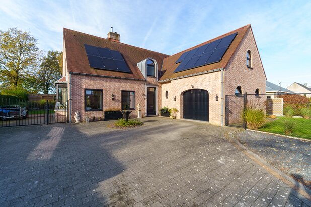 Royale gezinswoning met 4 SLPK en grote tuin in Hulshout