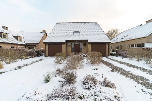 Zeer ruime gezinswoning met 2 garages en 5 slpks in Haacht