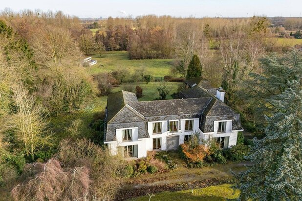 Karaktervolle kasteelvilla op uitzonderlijk domein