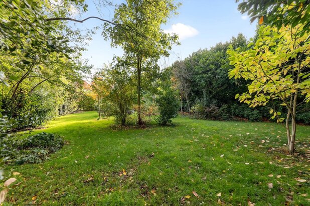 Drogenbos/Ukkel: uitstekende woning. 5 slpks, tuin, zwembad