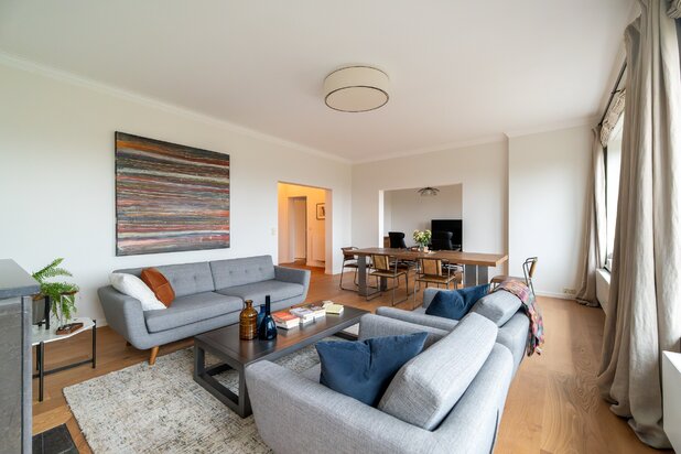 Uccle, Appartement traversant avec terrasses