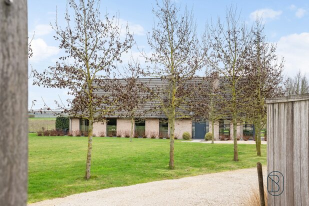 Prachtige eigendom met potentieel op 6339m2!