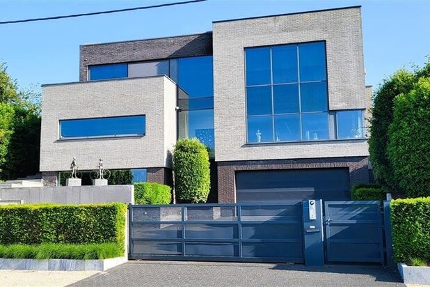 Villa de design exclusive sur 1,6 ha