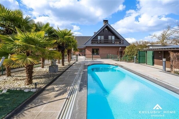 Villa intemporelle avec piscine sur 22 ares