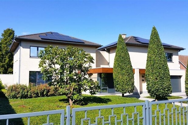 Villa de style modern sur 32 ares