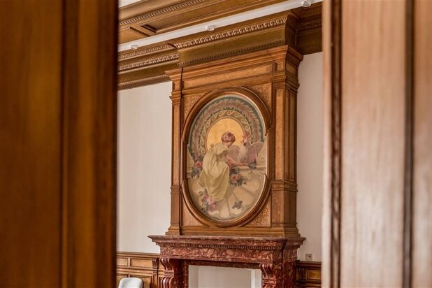 Propriété d'exception à deux pas de l'av Louise :