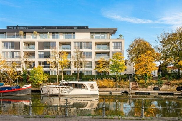 Appartement de luxe avec vue frontale sur la Lys et les bateaux de passage