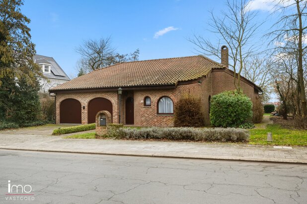 Ruime villa met vrij zicht in Lint