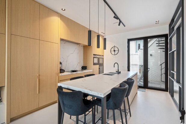 Upside down-woning met dakterras en parking