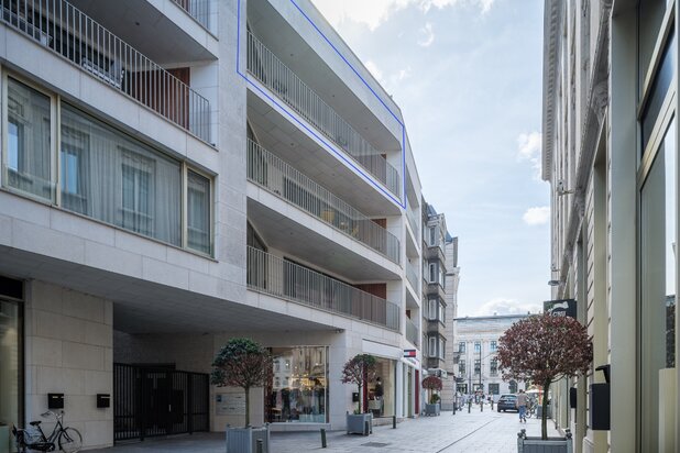 Appartement de luxe avec deux chambres, grande terrasse et situation centrale sur la Kouter