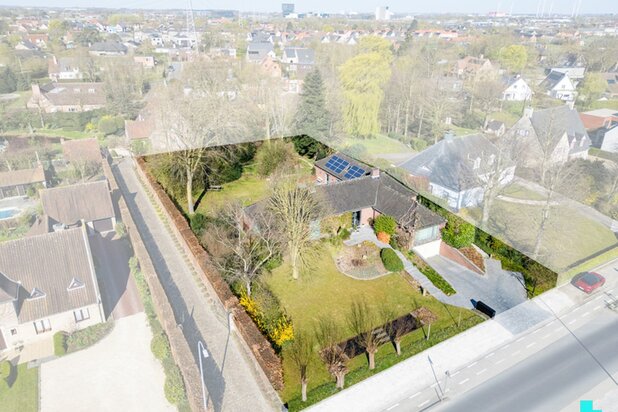 Riante villa op perceel van 2.155m² te Bosmolens, Izegem