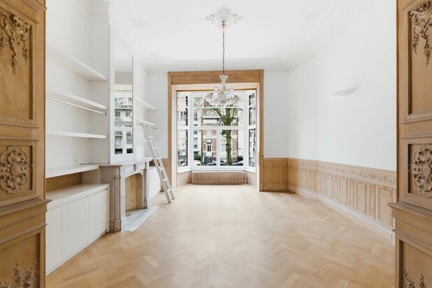 Churchill: Magnificent renovated ground floor 2 bedroom - Bathroom- garage