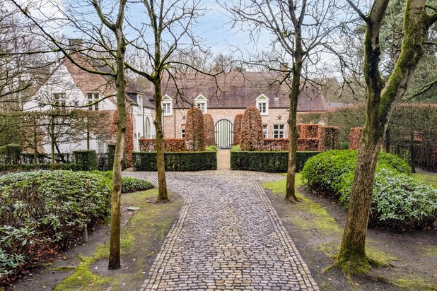 Op absolute toplocatie gelegen villa!