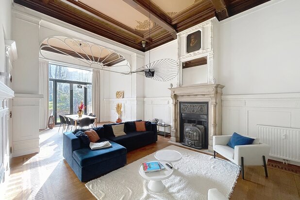 Châtelain/Stéphanie: Gemeubeld triplex met 3 slpkmrs en tuin