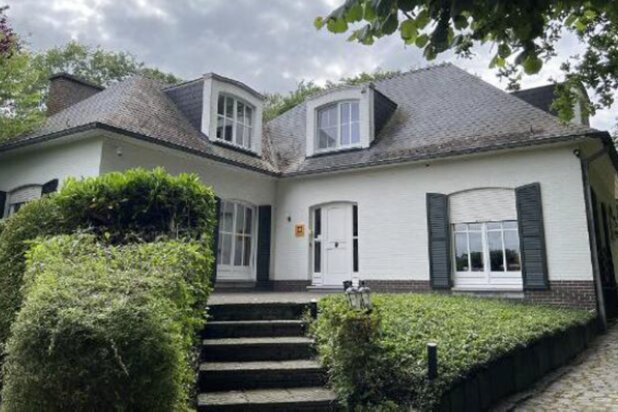 Exclusieve villa met ruime loods 