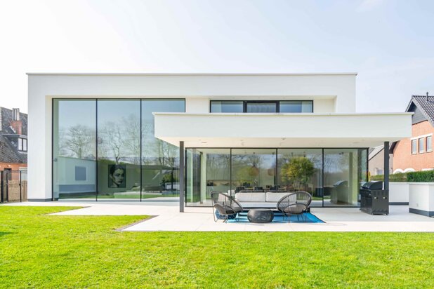 Luxe villa gelegen in het rustige en groene Neerharen - Lanaken