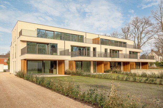 Prestigieus nieuwbouwappartement met groot terras.