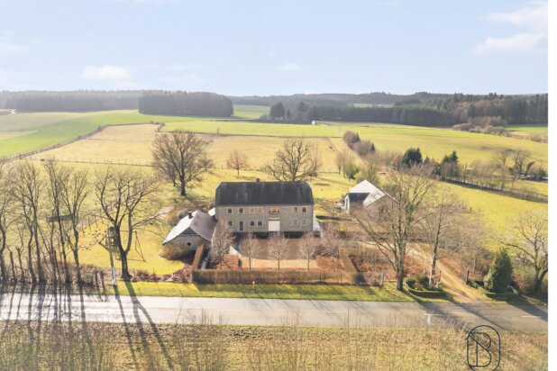 Topgelegen prachtige vakantiewoning met binnenzwembad