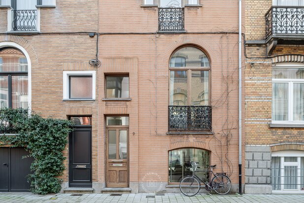 Trendy gerenoveerde burgerwoning in Muinkpark buurt