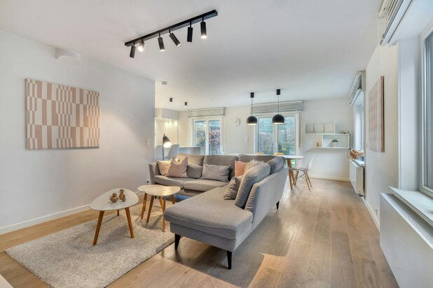 Gerenoveerde woning met praktijk in centrum Sint-Idesbald