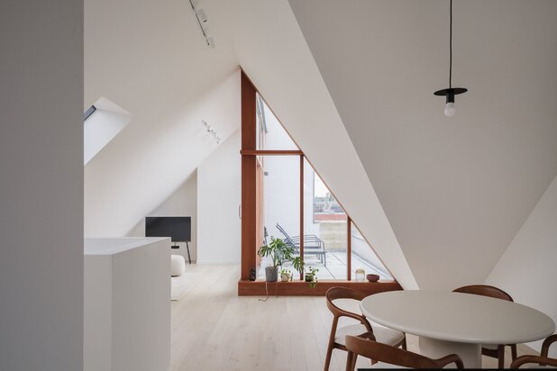 Duplexappartement met twee terrassen naar ontwerp van Marie-Josée Van Hee.