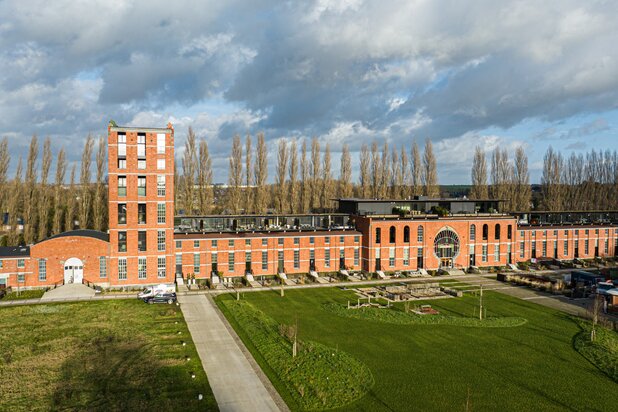 Exclusieve loft in de Chocoladeafbriek te Tongeren – 264 m² Pure luxe met terras 21m² en 2 autostaanplaatsen.