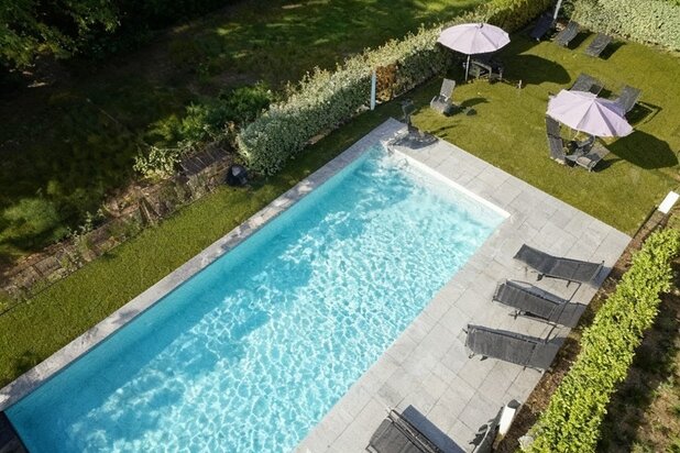 Vie exclusive : Penthouse de luxe avec accès à la piscine et 3 chambres !