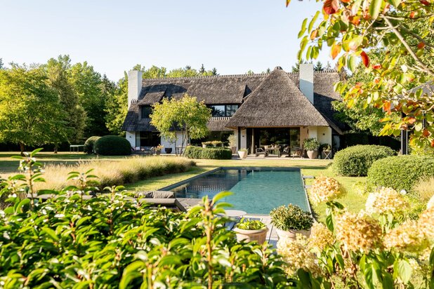 Uitzonderlijke villa in uniek natuurdomein te Damme