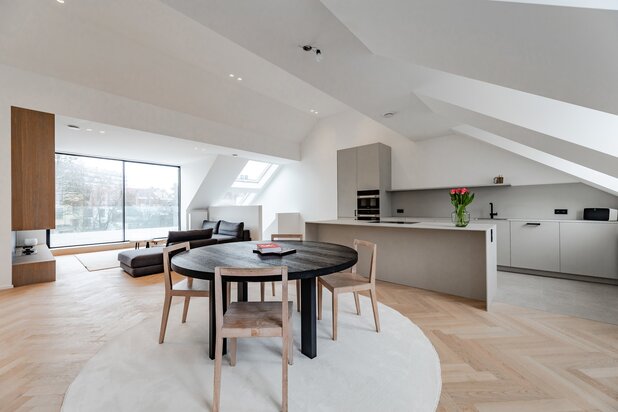 Nice  3-bedroom penthouse duplex close to the King's Gardens