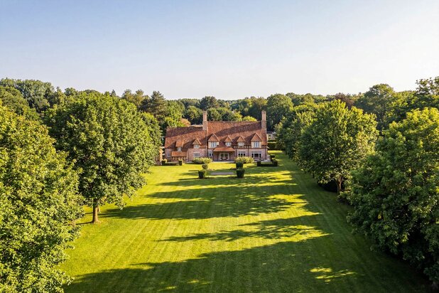 Exclusief landhuis op een domein van 8268 m²