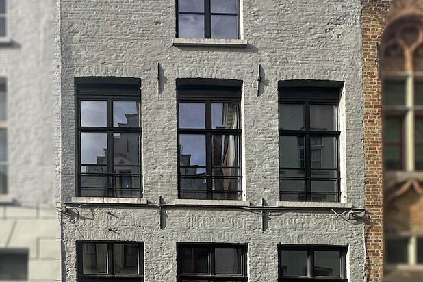 17e-18e eeuws diephuis vlakbij de Markt, authentiek met eigentijdse touch, energiezuinig en stil